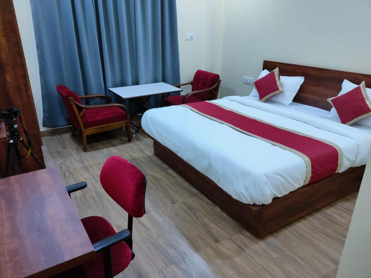 Hotel Manorama Inn Лакхнау Екстер'єр фото